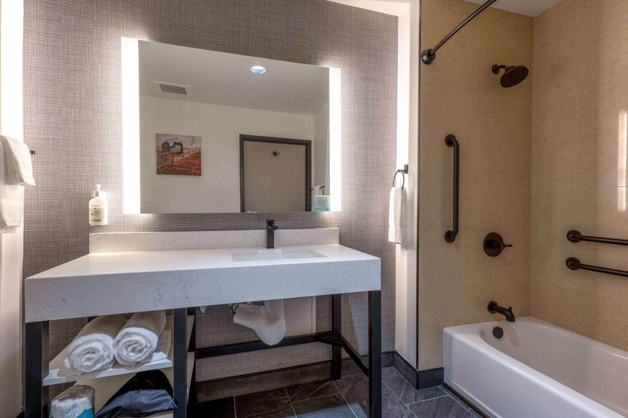 La Quinta Inn & Suites By Wyndham Yucaipa Eksteriør billede