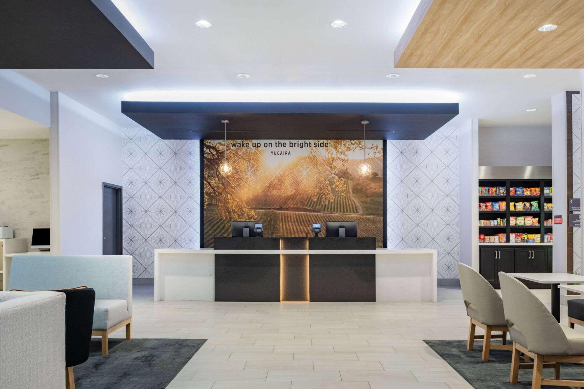 La Quinta Inn & Suites By Wyndham Yucaipa Eksteriør billede