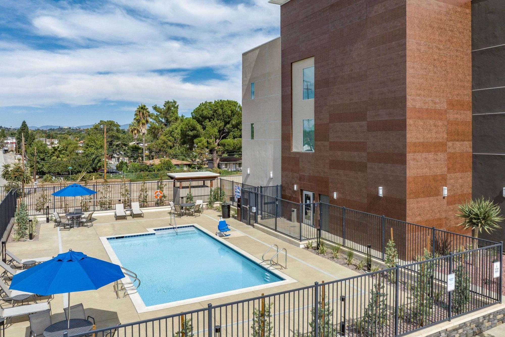 La Quinta Inn & Suites By Wyndham Yucaipa Eksteriør billede